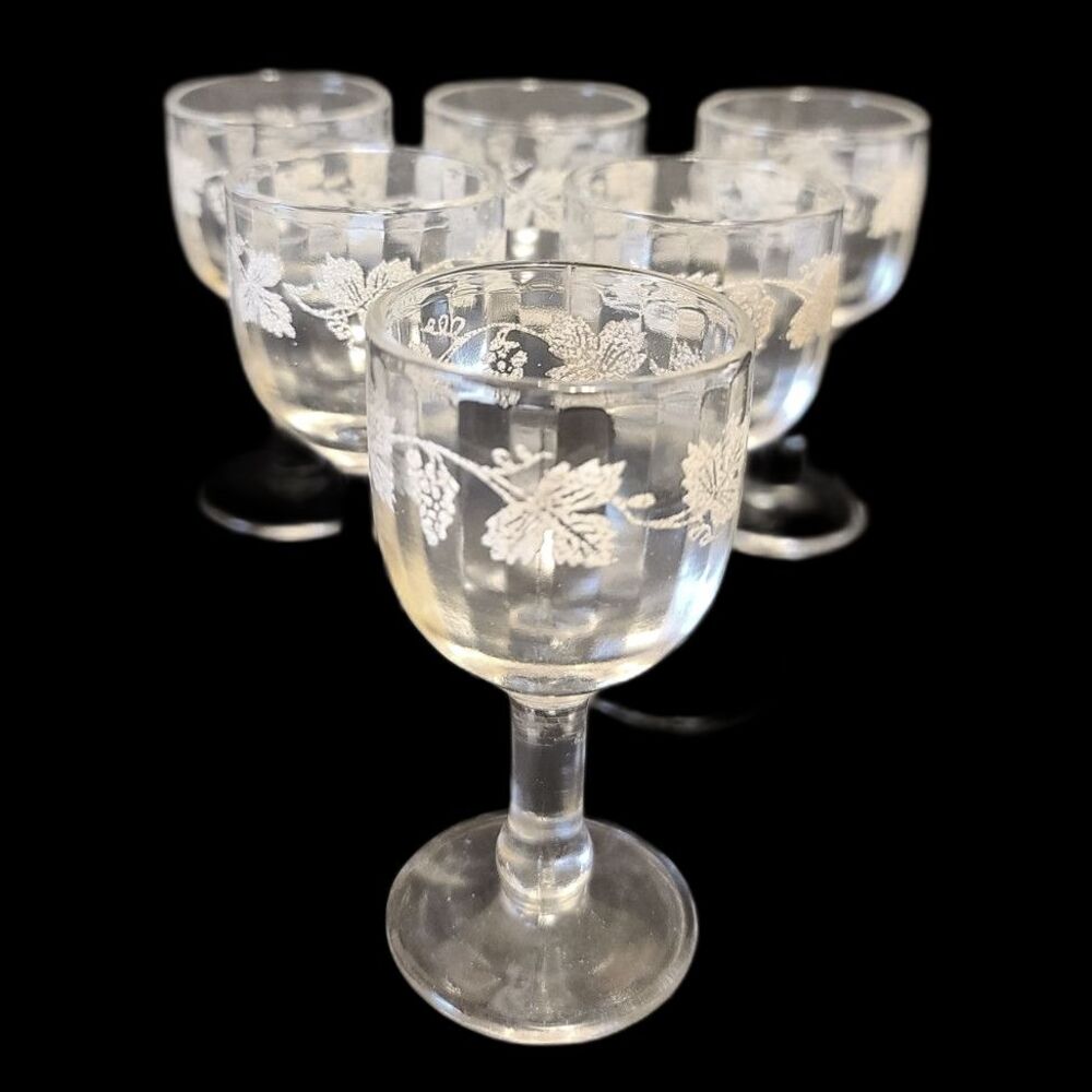 Bartlett Collins Sand Etched Grape Vine‎ & Leaf Decoration Sherry Wine Glasses